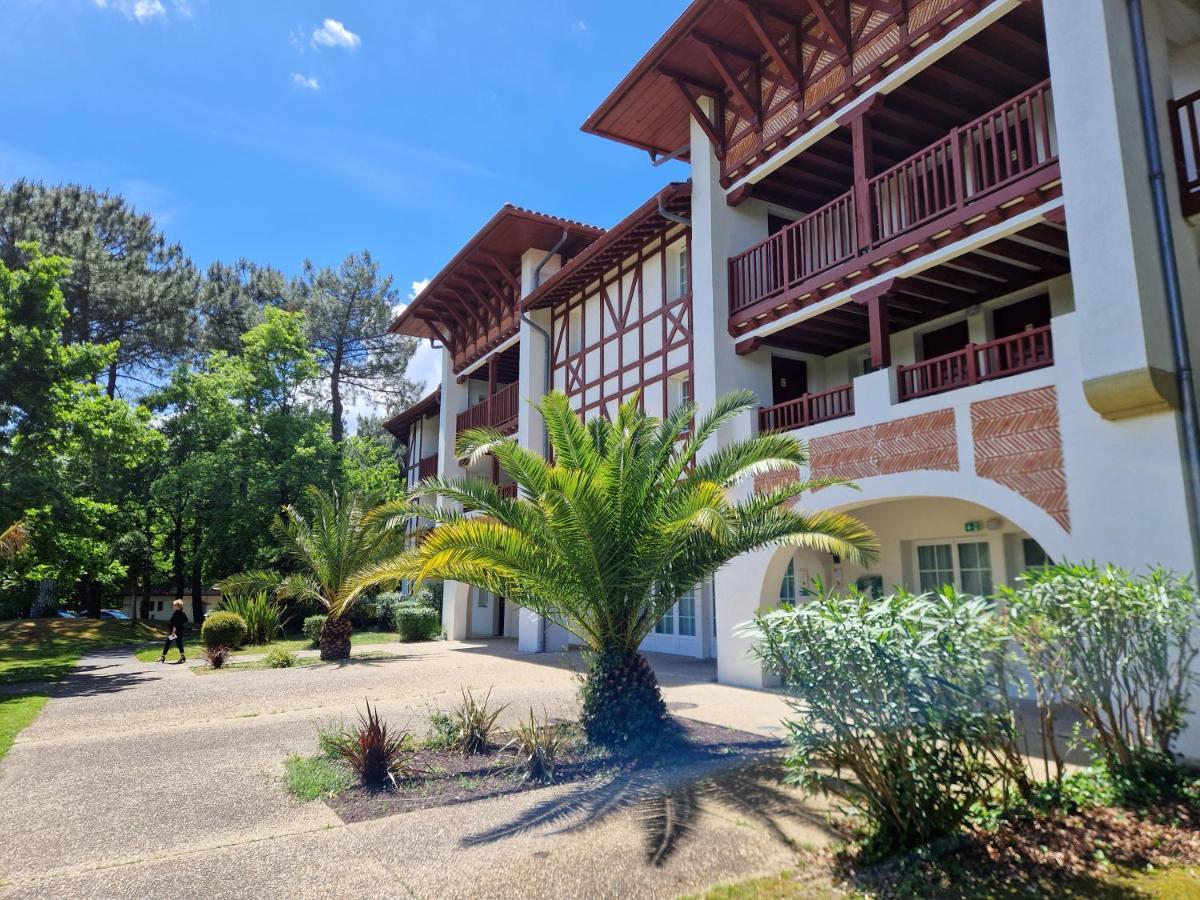 Au Coeur Du Golf, Proche Du Et Velodyssee Apartment