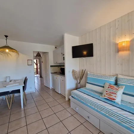Appartements Au Coeur Du Golf, Proche Du Lac Et Velodyssee Biscarrosse Exterior photo