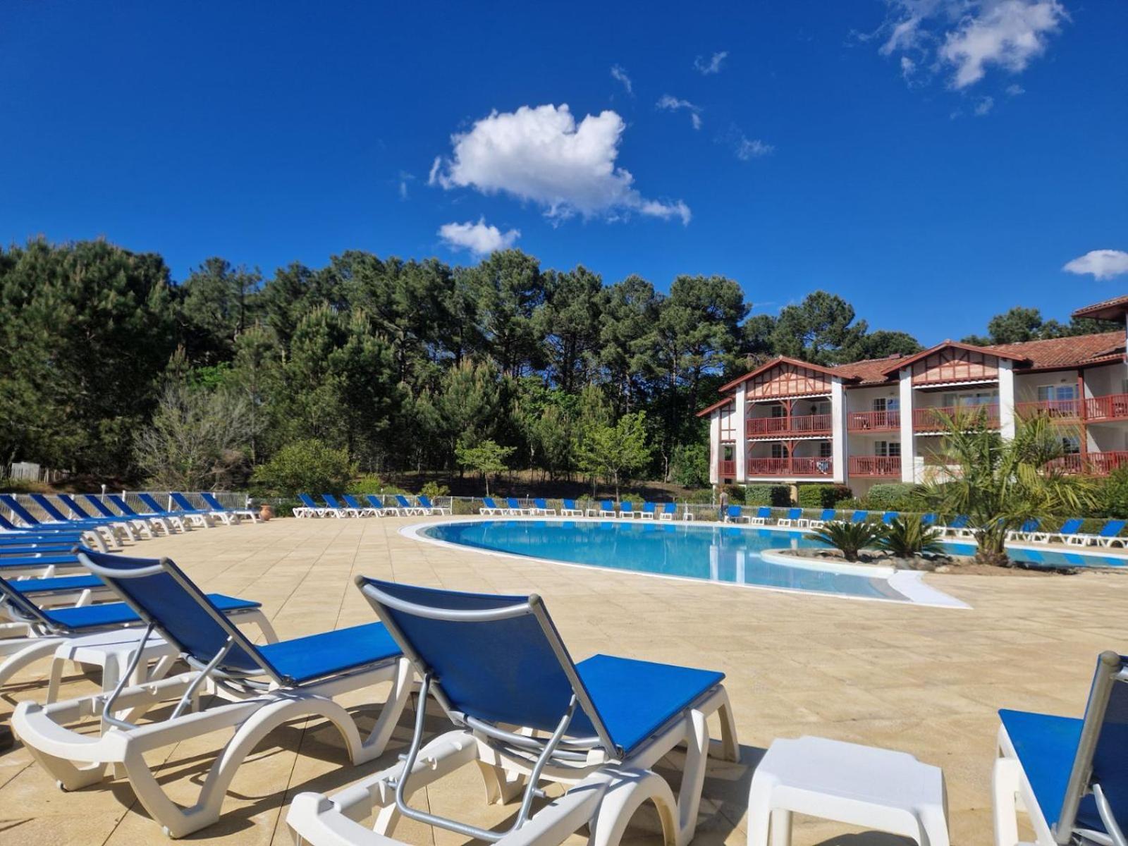 Apartment Au Coeur Du Golf, Proche Du Et Velodyssee